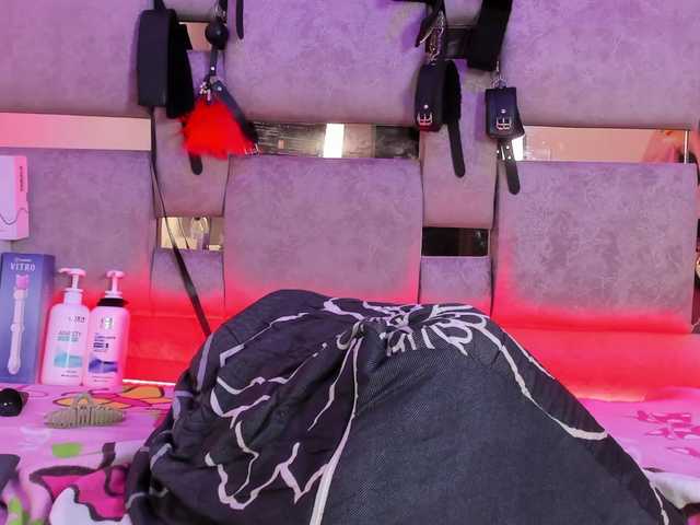Natasha-Adams live cam on BongaCams