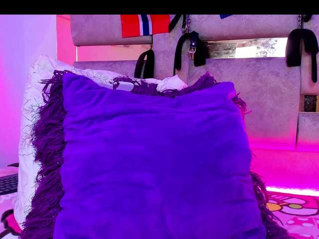 Natasha-Adams live cam on BongaCams