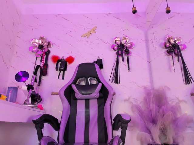 Natasha-Adams live cam on BongaCams
