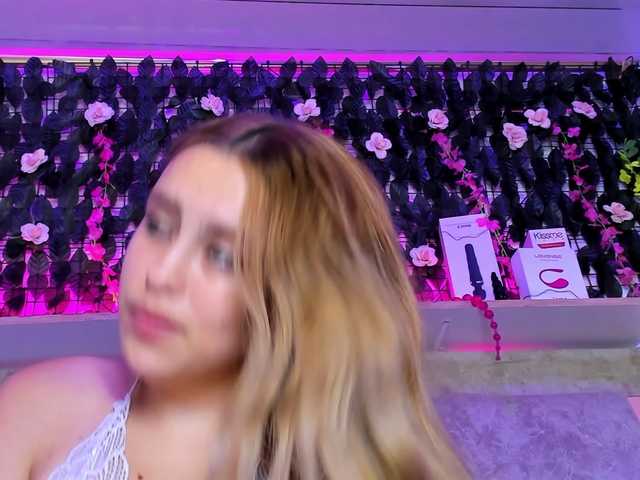 Natasha-Adams live cam preview