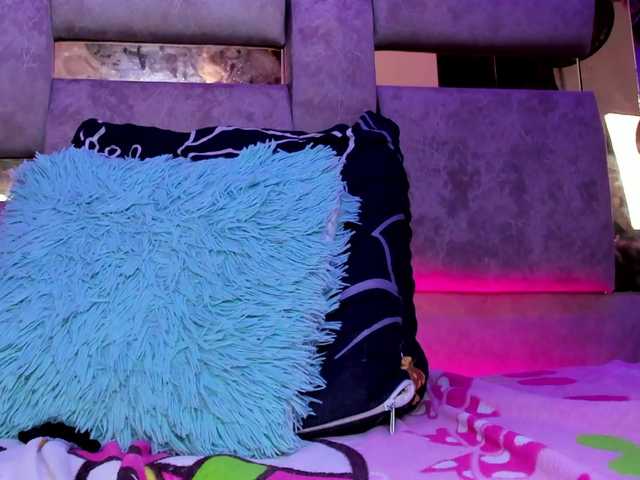 Natasha-Adams live cam on BongaCams