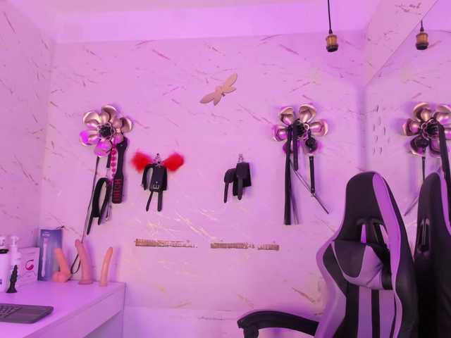 Natasha-Adams live cam on BongaCams