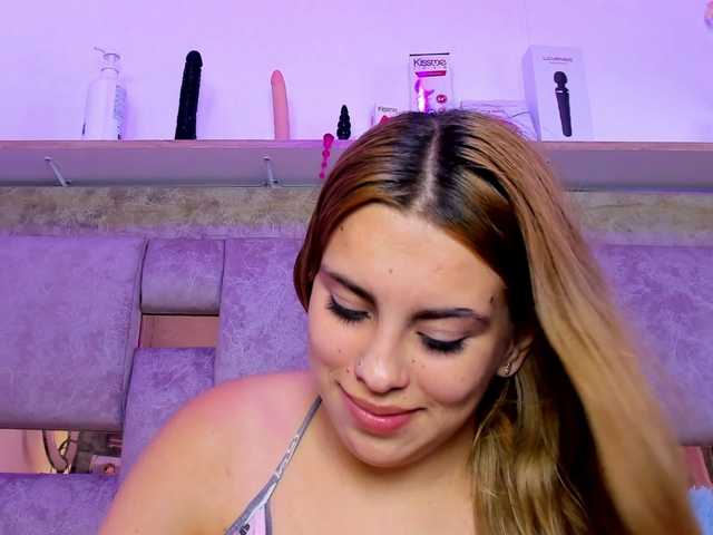 Natasha-Adams live cam on BongaCams