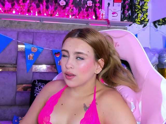Natasha-Adams live cam on BongaCams