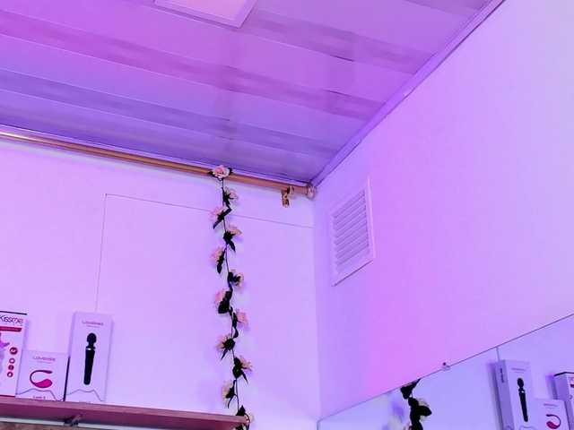 Natasha-Adams live cam on BongaCams