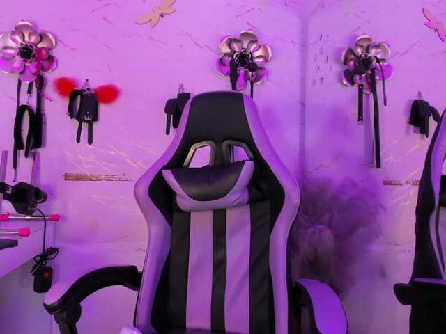 Natasha-Adams live cam on BongaCams