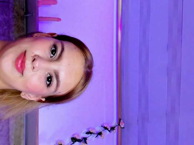 Natasha-Adams live cam on BongaCams