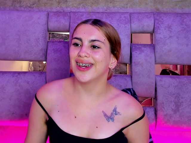 Natasha-Adams live cam on BongaCams