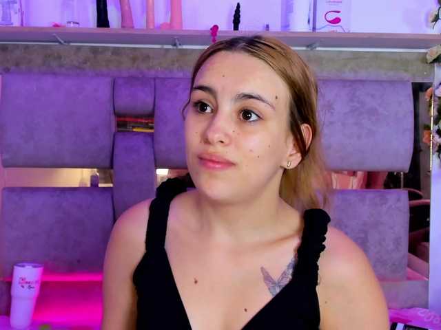 Natasha-Adams live cam on BongaCams