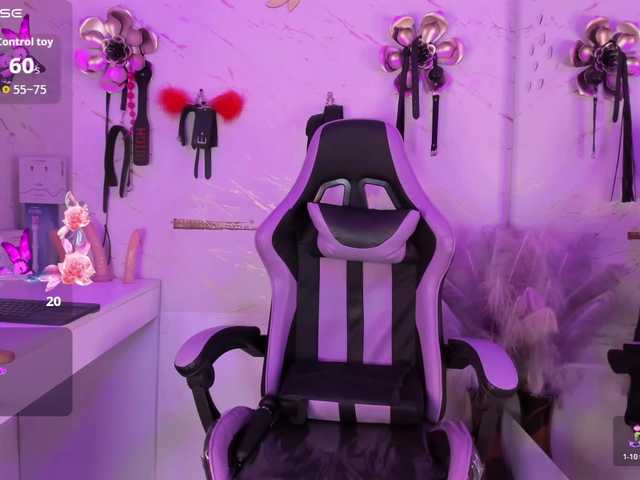 Natasha-Adams live cam on BongaCams