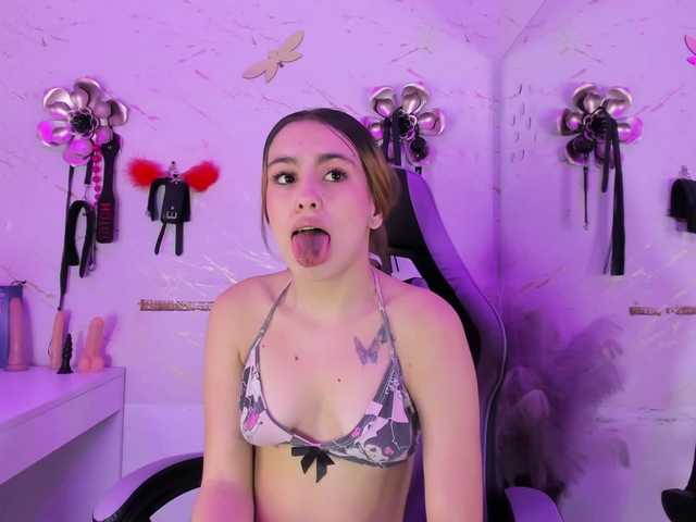 Natasha-Adams live cam on BongaCams