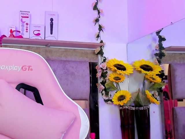 Natasha-Adams live cam on BongaCams