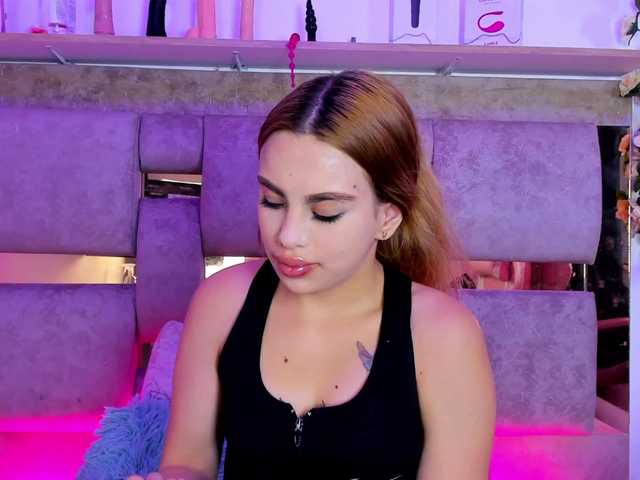 Natasha-Adams live cam on BongaCams