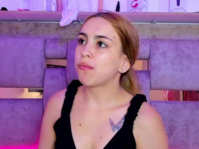 Natasha-Adams live cam on BongaCams