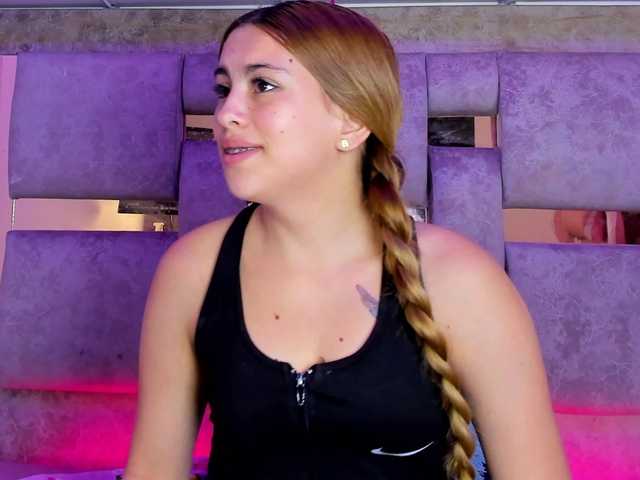 Natasha-Adams live cam on BongaCams
