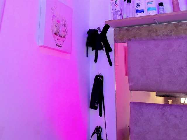 Natasha-Adams live cam on BongaCams