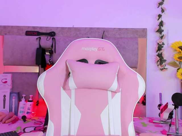 Natasha-Adams live cam on BongaCams