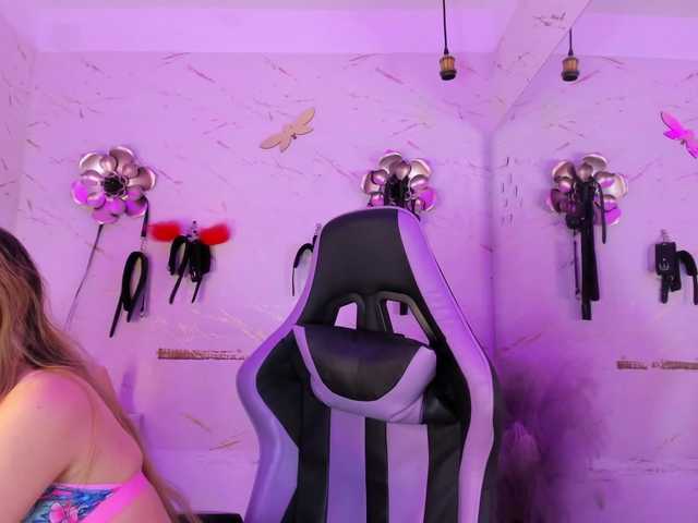 Natasha-Adams live cam on BongaCams