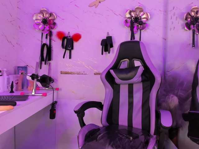 Natasha-Adams live cam on BongaCams