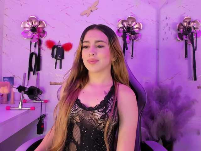 Natasha-Adams live cam on BongaCams