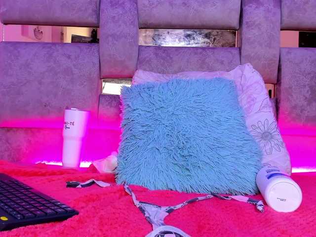 Natasha-Adams live cam on BongaCams