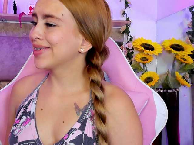 Natasha-Adams live cam on BongaCams