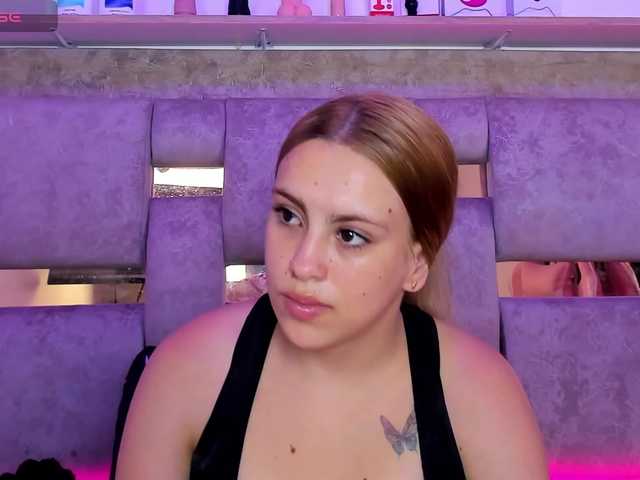 Natasha-Adams live cam on BongaCams