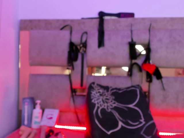 Natasha-Adams live cam on BongaCams