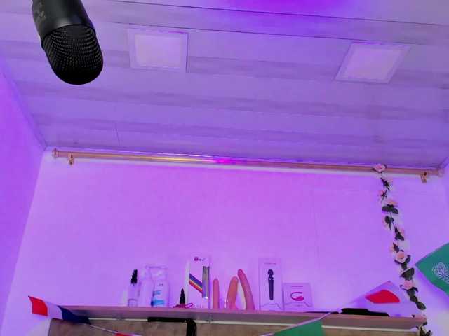 Natasha-Adams live cam on BongaCams