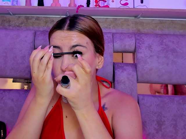 Natasha-Adams live cam on BongaCams