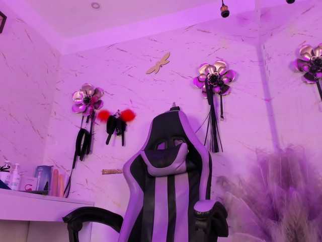 Natasha-Adams live cam on BongaCams