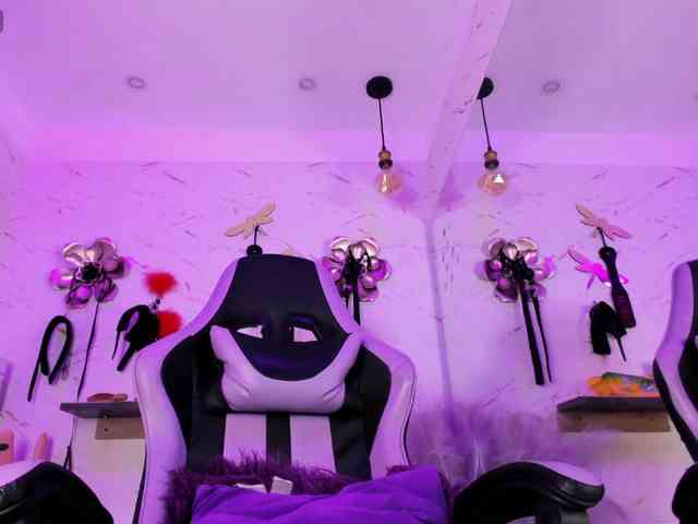 Natasha-Adams webcam