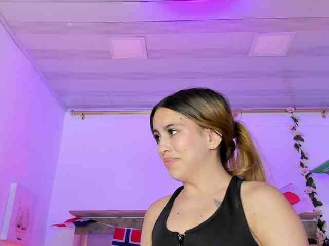 Natasha-Adams webcam