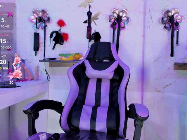 Natasha-Adams webcam