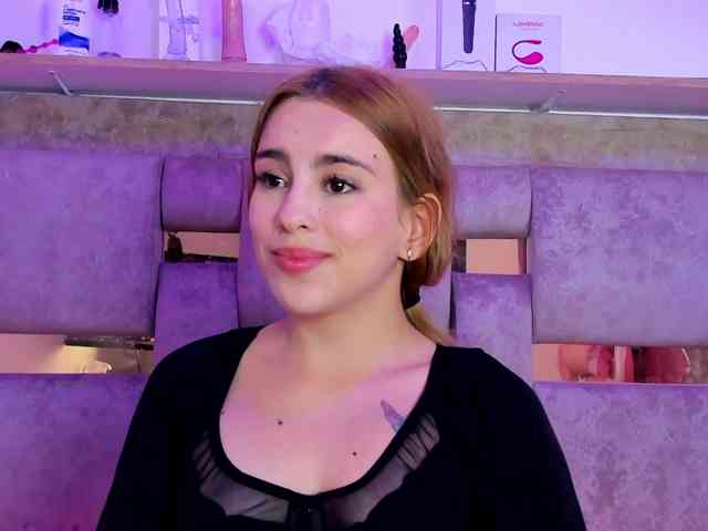Natasha-Adams webcam
