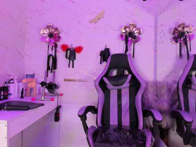 Natasha-Adams webcam