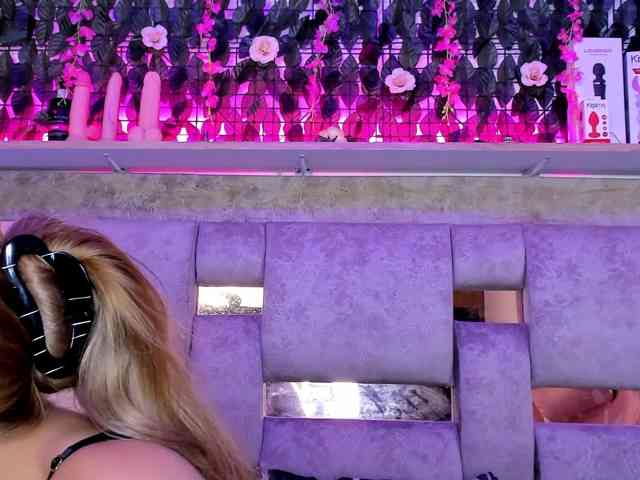 Natasha-Adams webcam