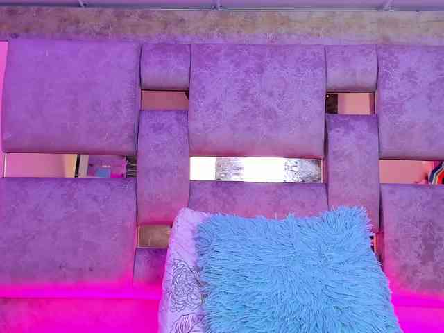 Natasha-Adams webcam