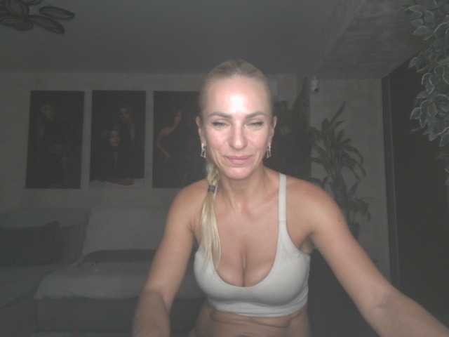 annamari1563 live webcam show
