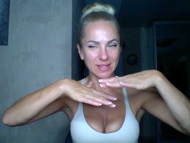 annamari1563 live cam on BongaCams