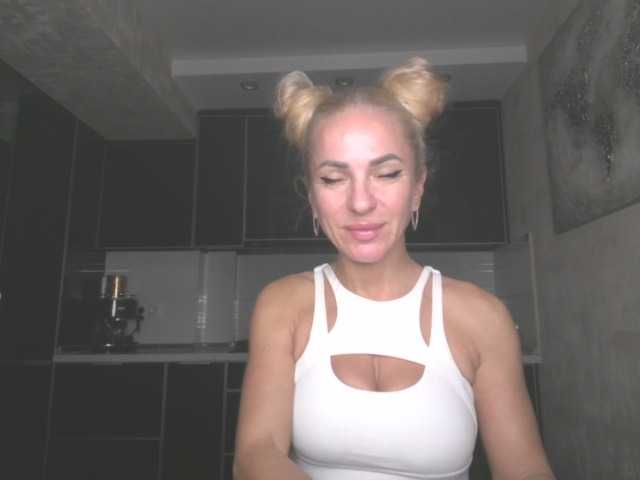 Annamari1563 live cam