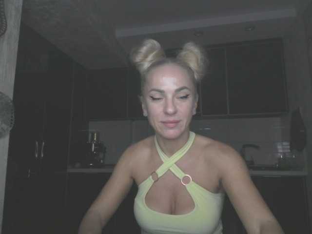 le modèle annamari1563 est en webcam porno dans un show sur le site bongacams, il possède les tags suivants: White/Caucasian,Blonde,Shaved