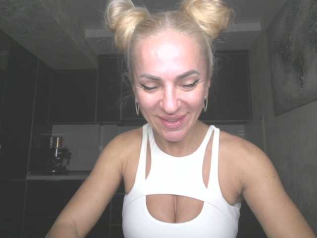 Annamari1563 live cam