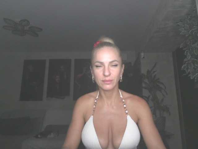 annamari1563 live webcam show