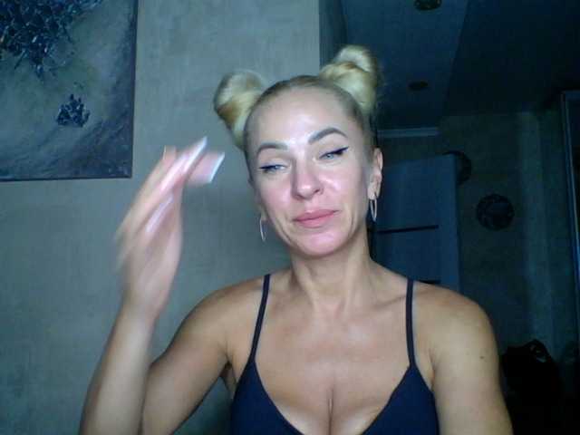 annamari1563 live cam on BongaCams