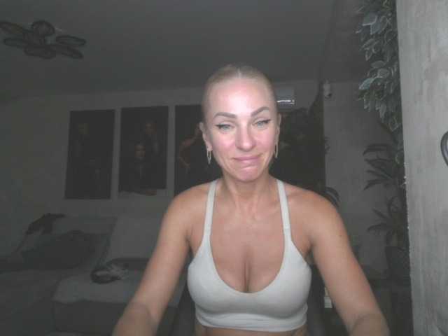 annamari1563 live cam on BongaCams