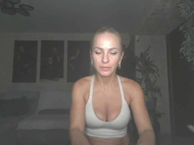 annamari1563 live webcam show