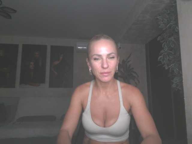 annamari1563 live webcam show