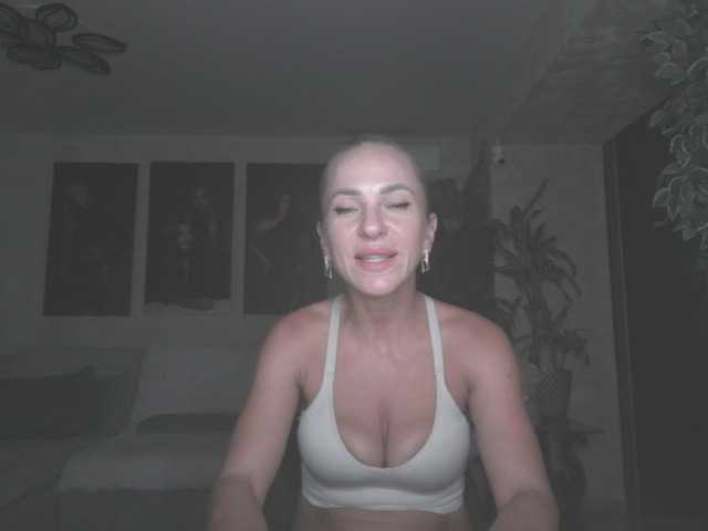 annamari1563 live webcam show