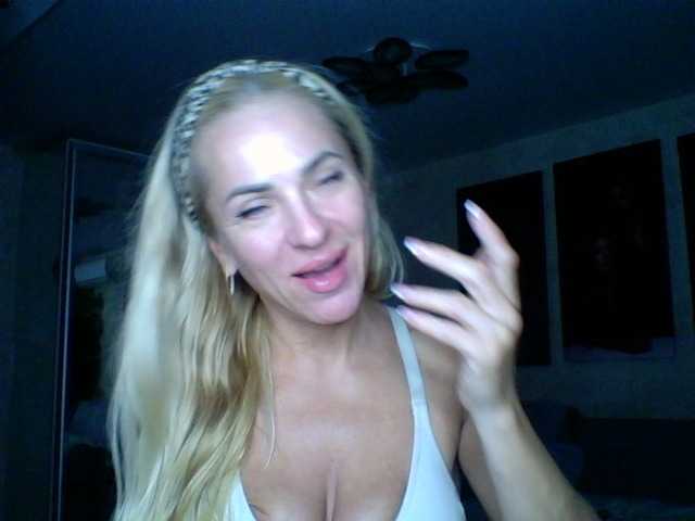 annamari1563, live now on BongaCams